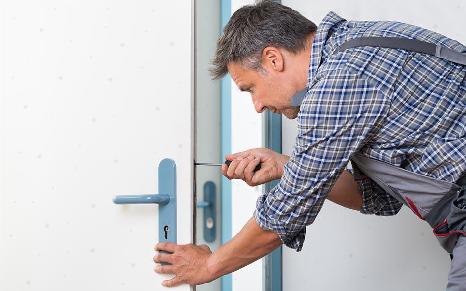 ouvrire une porte sans clé Le Bourget